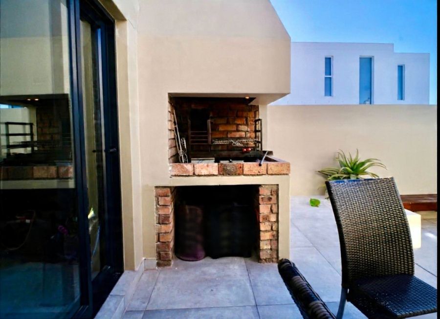 3 Bedroom Property for Sale in Calypso Beach Western Cape